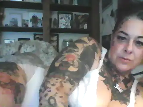 Kitty bang online show from April 23, 8:32 pm