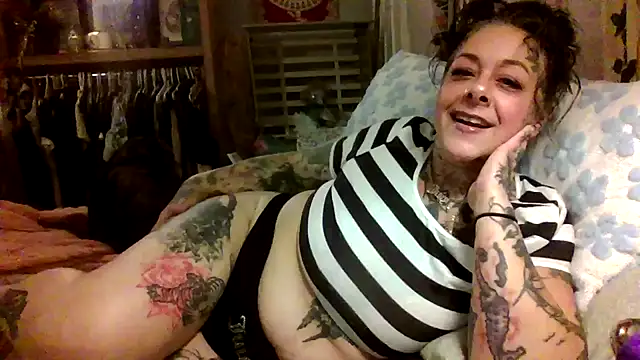 Kitty bang online show from June 2, 5:18 am