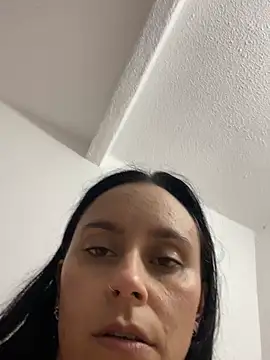 EmilyBrown01 online show from April 14, 3:00 am