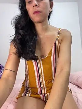 EmilyBrown01 online show from May 5, 3:53 am