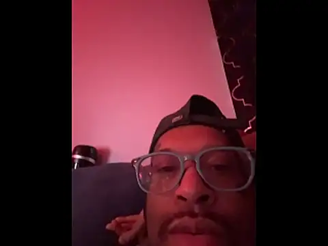 Snapshot of JRNBLU44 chatting on April 4, 6:47 pm JRNBLU44 online show from April 4, 6:47 pm