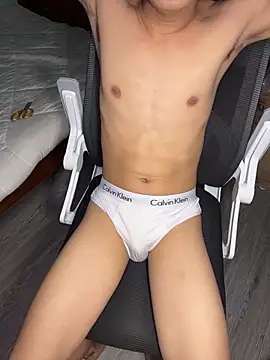 tuanhip online show from June 4, 2:33 pm