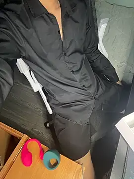 tuanhip online show from May 10, 1:53 am