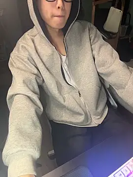 tuanhip online show from May 31, 2:01 pm
