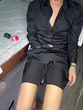 tuanhip online show from May 8, 2:15 am