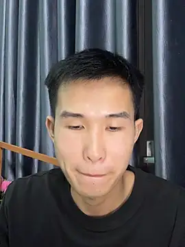 tuanhip online show from April 4, 1:17 pm