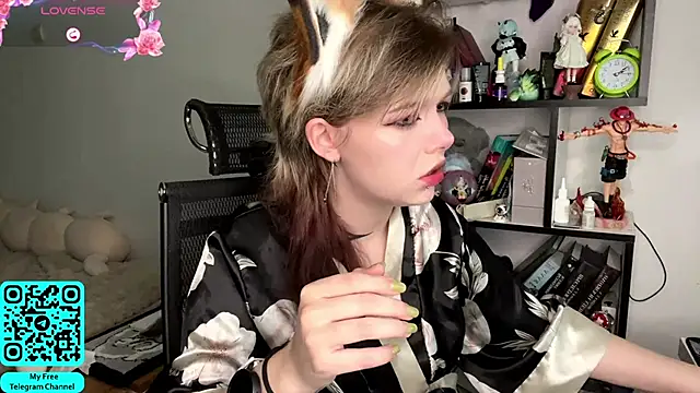 MadalynNosel online show from May 29, 7:03 am