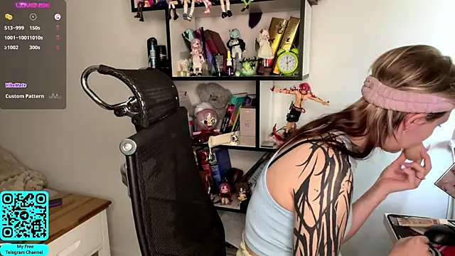 MadalynNosel online show from May 8, 7:12 am