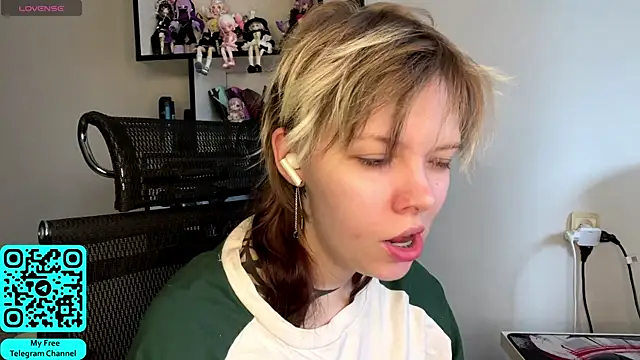 MadalynNosel online show from April 11, 7:05 am