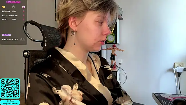 MadalynNosel online show from April 15, 7:03 am