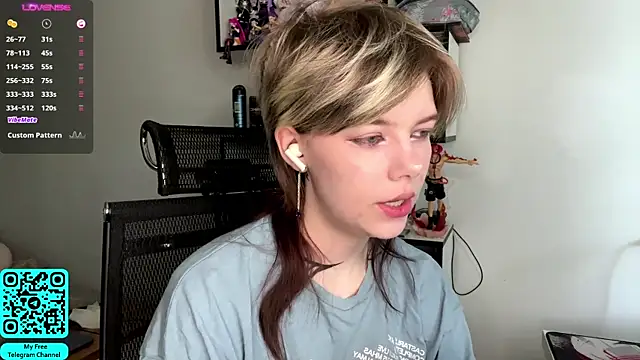 MadalynNosel online show from May 15, 7:17 am
