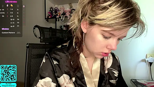 MadalynNosel online show from May 10, 7:12 am