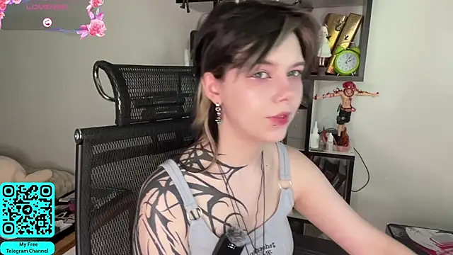 MadalynNosel online show from June 12, 7:06 am