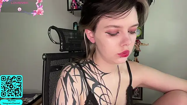 MadalynNosel online show from June 16, 7:08 am