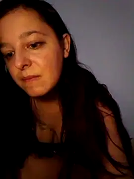 EmmaWillow online show from April 3, 11:38 am