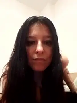 EmmaWillow online show from April 2, 1:07 pm