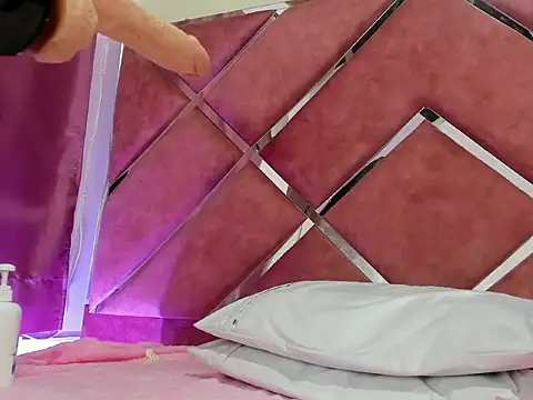 SofiaMendez1  online show from April 5, 3:24 am