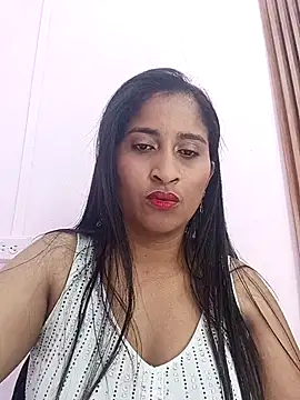 SofiaMendez1  online show from April 8, 3:24 pm