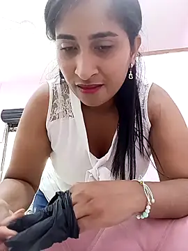 SofiaMendez1  online show from April 21, 3:51 pm