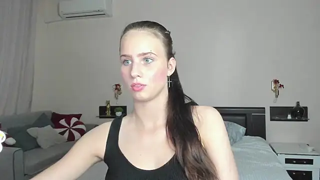 Snapshot of LoveBettie chatting on June 9, 2:29 pm LoveBettie online show from June 9, 2:29 pm