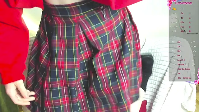 MiaKimiko online show from May 17, 1:38 am