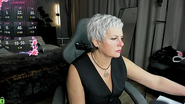 Linda Zef1r online show from May 30, 1:01 am