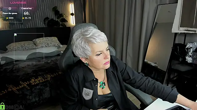 Linda Zef1r online show from May 31, 1:11 am