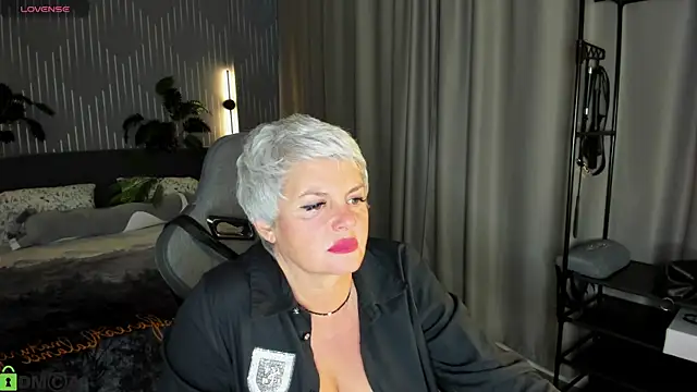Linda Zef1r online show from May 12, 9:37 am