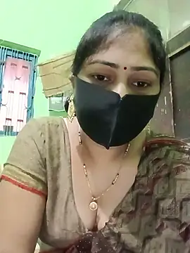 Snapshot of Pinki-girl chatting on June 18, 4:55 am Pinki-girl online show from June 18, 4:55 am