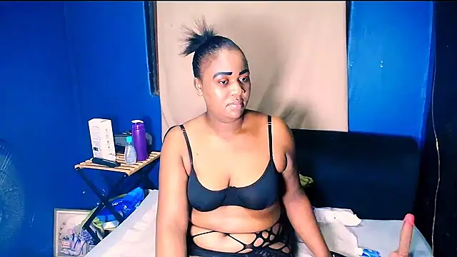 Snapshot of Ebonyskye69 chatting on June 12, 3:21 pm Ebonyskye69 online show from June 12, 3:21 pm