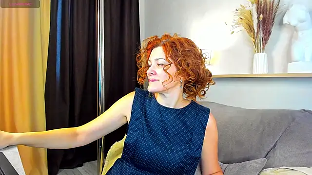 Snapshot of Julia_Suny chatting on June 8, 1:00 am Julia Suny online show from June 8, 1:00 am