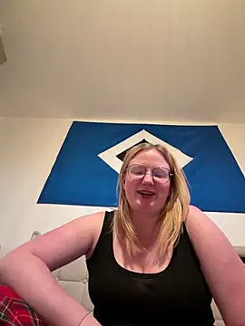 TruckerBabeLeenchen online show from April 20, 3:46 pm