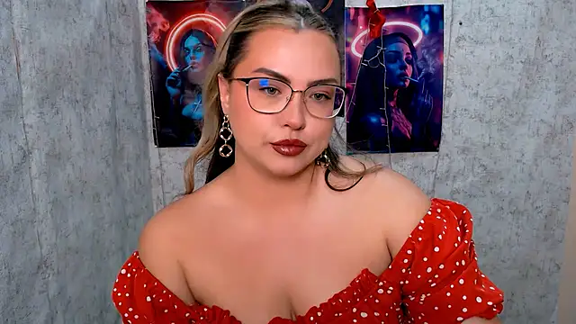 Snapshot of AminaSoul_ chatting on April 17, 6:49 am AminaSoul online show from April 17, 6:49 am