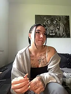 zoeelinks online show from April 17, 9:45 am