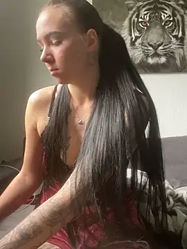 zoeelinks online show from April 2, 8:10 am