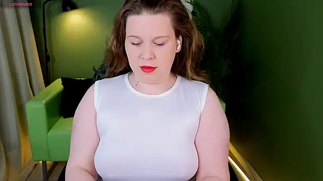 Snapshot of Karolisse chatting on May 23, 8:02 am Karolisse online show from May 23, 8:02 am
