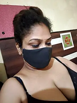 SluttySonam online show from May 1, 9:14 am