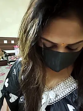 SluttySonam online show from April 4, 9:27 am
