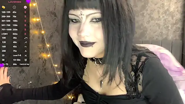 EmilyEmbears online show from June 12, 6:33 am