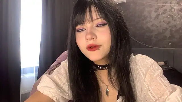 EmilyEmbears online show from April 14, 5:56 am