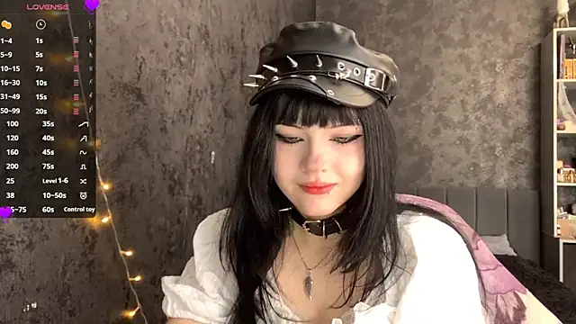 EmilyEmbears online show from June 10, 7:20 am