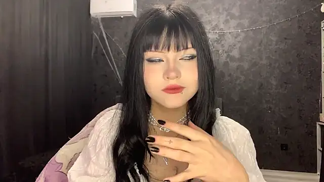 EmilyEmbears online show from April 22, 5:25 am