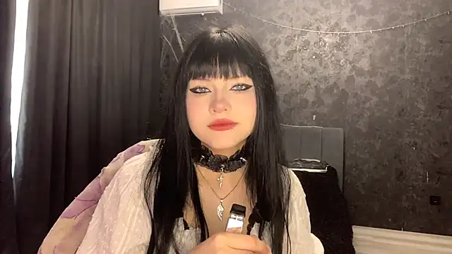 EmilyEmbears online show from April 20, 5:21 am