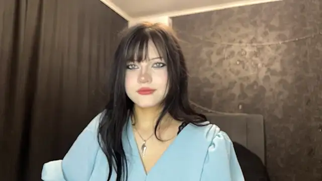 EmilyEmbears online show from April 13, 5:33 am
