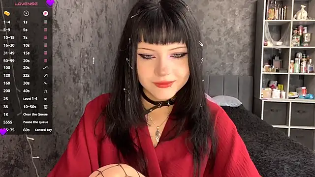 EmilyEmbears online show from June 2, 7:30 am