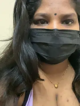 Snapshot of Shalu_naughty69 chatting on June 2, 5:07 am Shalu naughty69 online show from June 2, 5:07 am