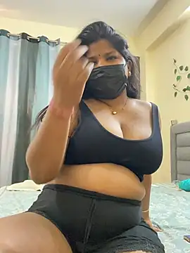 Snapshot of Shalu_naughty69 chatting on May 17, 4:45 am Shalu naughty69 online show from May 17, 4:45 am