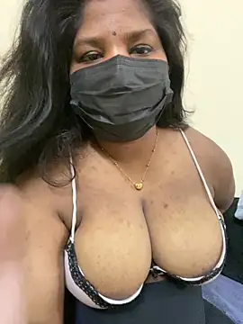 Snapshot of Shalu_naughty69 chatting on May 20, 7:05 am Shalu naughty69 online show from May 20, 7:05 am
