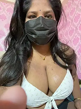 Snapshot of Shalu_naughty69 chatting on May 7, 4:39 am Shalu naughty69 online show from May 7, 4:39 am