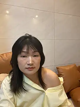Snapshot of Alice168168 chatting on April 4, 4:13 pm Alice168168 online show from April 4, 4:13 pm